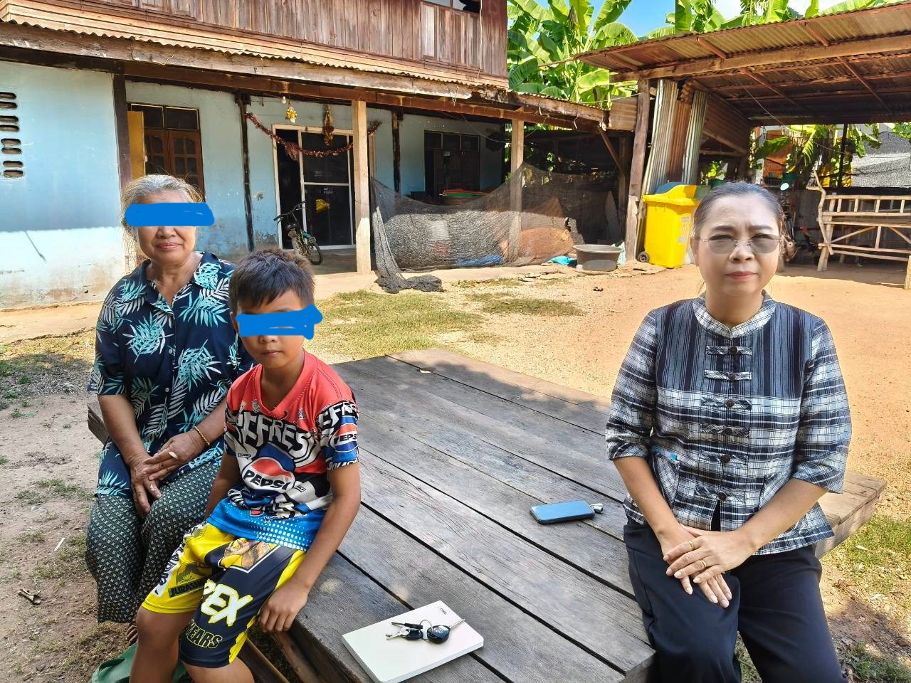 สพอ.อุบลรัตน์  ลงพื้นที่สำรวจครัวเรือนยากจน บ้านบ่อกลาง หมู่ที่ 13 